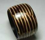 vintage lucite bangle bracelet 1