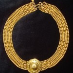 vintage 1990s chanel necklace