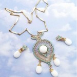 vintage juliana white necklace and earrings