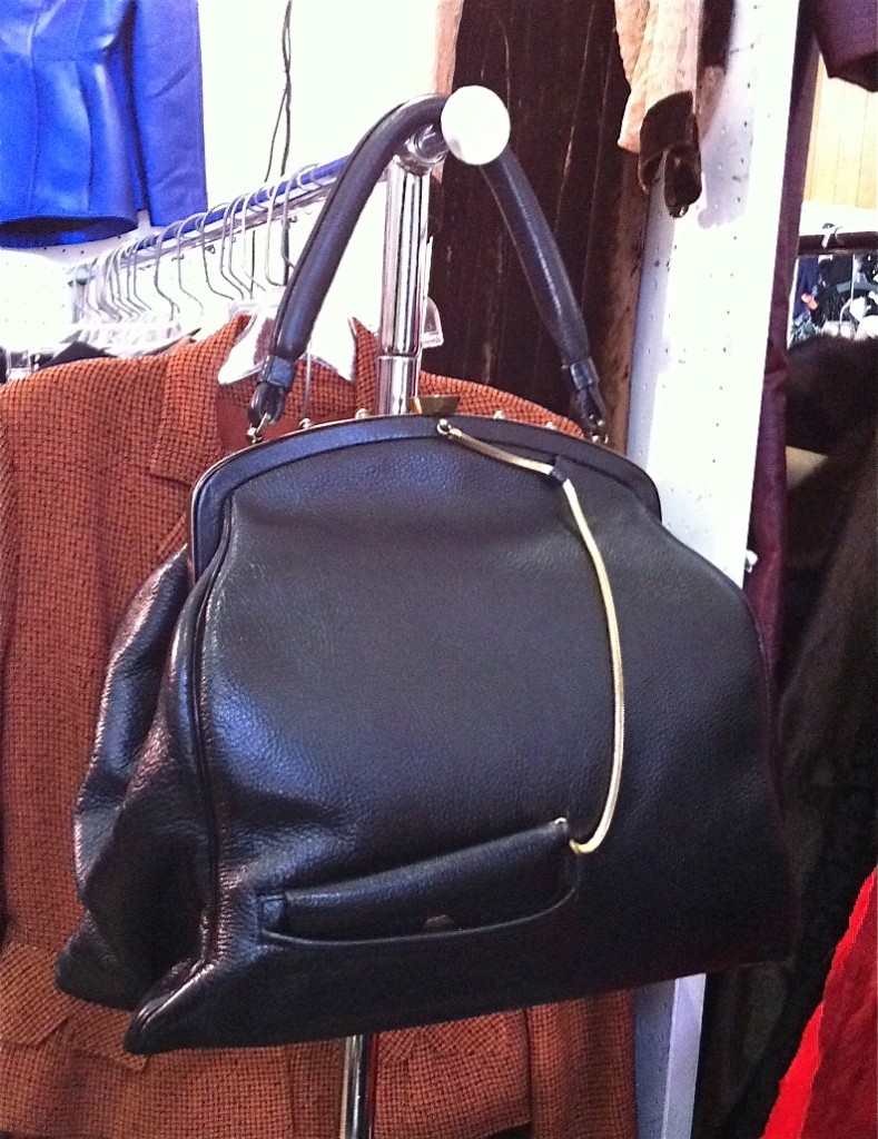 vintage leather handbag - vintage fashion expo pics