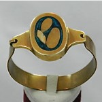 vintage 1950s stone inlaid brass bracelet
