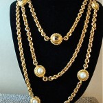 vintage fendi pearl logo necklace