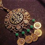 vintage goldette Asian motif necklace