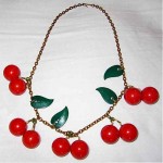 vintage 1940s bakelite cherries neclace