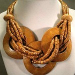 vintage 1970s wood bead disk necklace