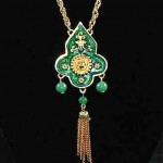 vintage accessocraft medallion tassel necklace