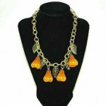 vintage apple juice bakelite pear necklace