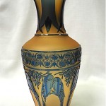 vintage kelsey pilgrim carved cameo glass parrot vase