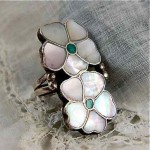 vintage 1960s sterling mother of pearl flower ring