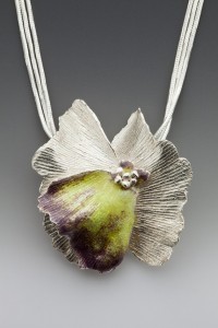 lynn cobb eco-friendly silver flower necklace 2