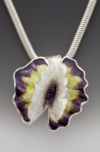 lynn cobb eco friendly silver flower necklace