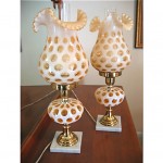vintage pair of fenton coin dot lamps z