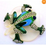 vintage trifari frog on lily pad brooch