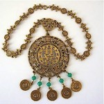 vintage goldette asian medallion necklace