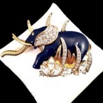 vintage hattie carnegie enamal rhinestone elephant brooch