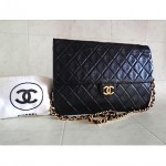 vintage chanel handbag