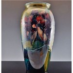 vintage 1918 moorcroft pottery vase