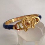 vintage 1970s gucci horseshoe bracelet