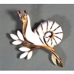 vintage trifari enamel rhinestone brooch