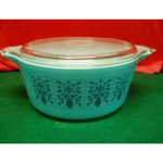 vintage 1967 pyrex casserole