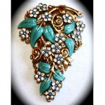 vintage 1939 trifari book piece clip