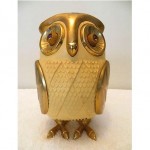 vintage 1960s owl transistor radio