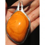 vintage butterscotch amber pendant