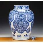 antique 18th century chinese porcelain temple jar