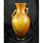 vinatge roseville pinecone vase