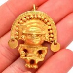 vintage 18k mayan aztec pendant