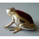 vintage 1909 sterling frog pin cushion