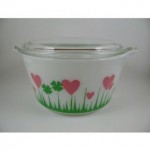 vintage 1959 pyrex lucky in love bowl