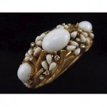 vintage trifari milk glass bracelet